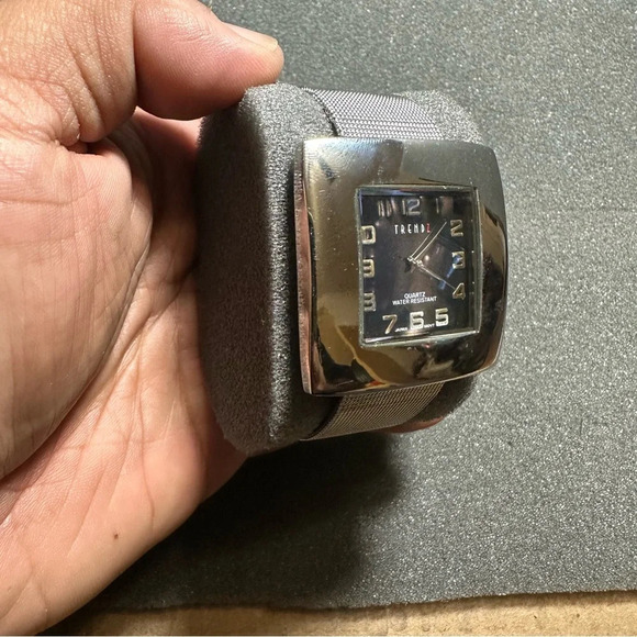 Trendz Ladies Quartz Watch Oversized Squared Silver Tone Black Dial Working - Picture 4 of 9